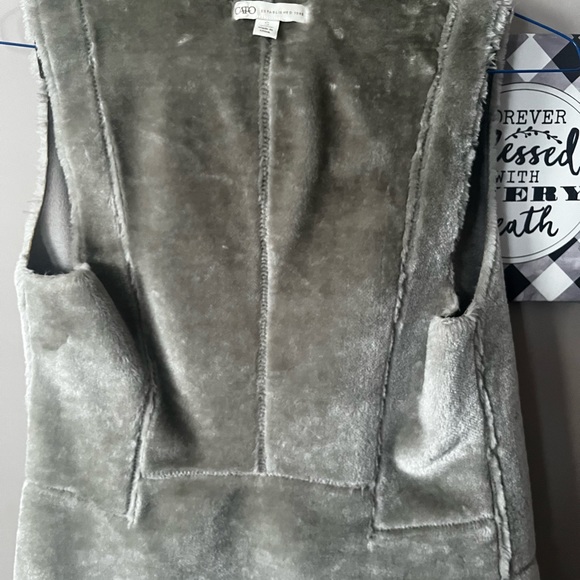 casual vest - Picture 2 of 3